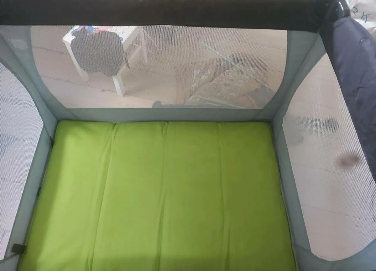 Mothercare travel cot - Image 2