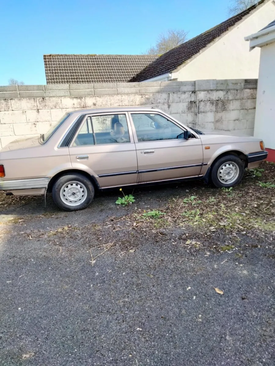 Mazda 323 saloon - Image 2