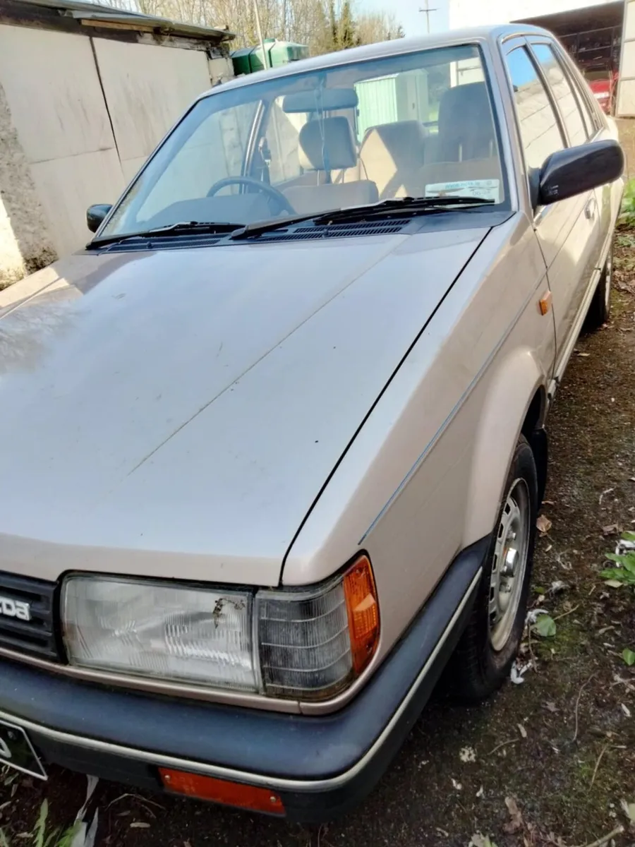 Mazda 323 saloon - Image 3