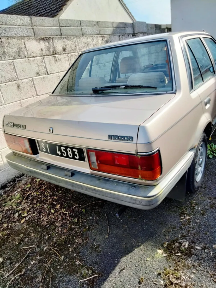 Mazda 323 saloon - Image 4