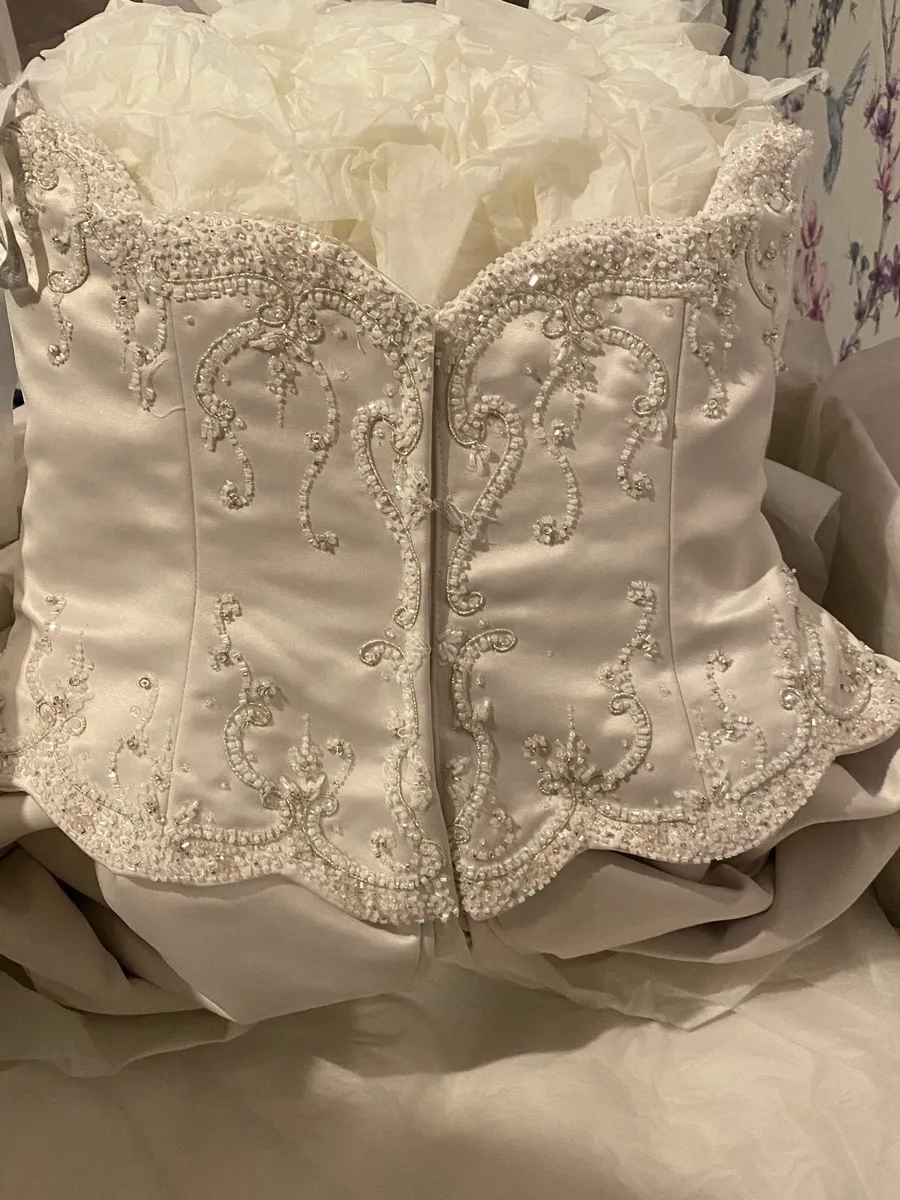 Wedding Dress - Image 4