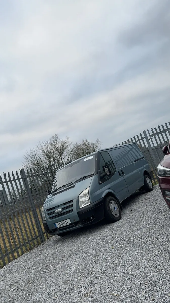 2012 ford tesnsit - Image 2