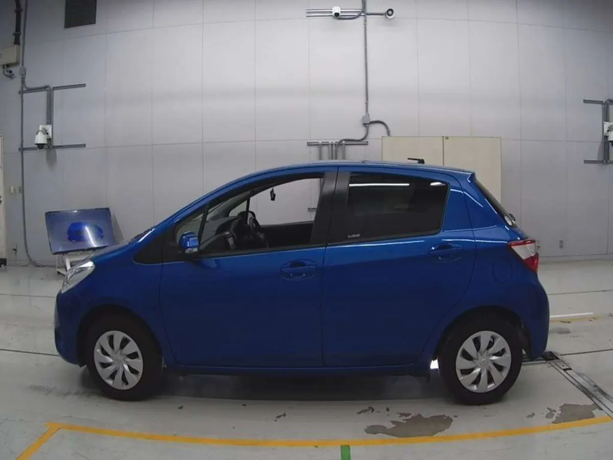192 Toyota Vitz 1.0 Petrol Automatic - Image 3