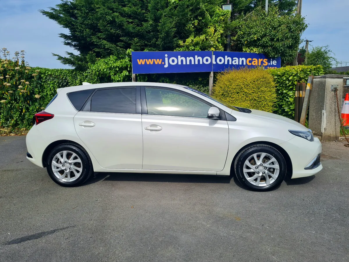 Toyota Auris AUTO // LOW KMS // AA APPROVED DEALER - Image 2