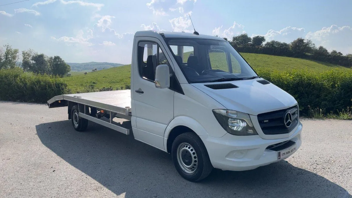 2017 Mercedes Sprinter Recovery - Image 2