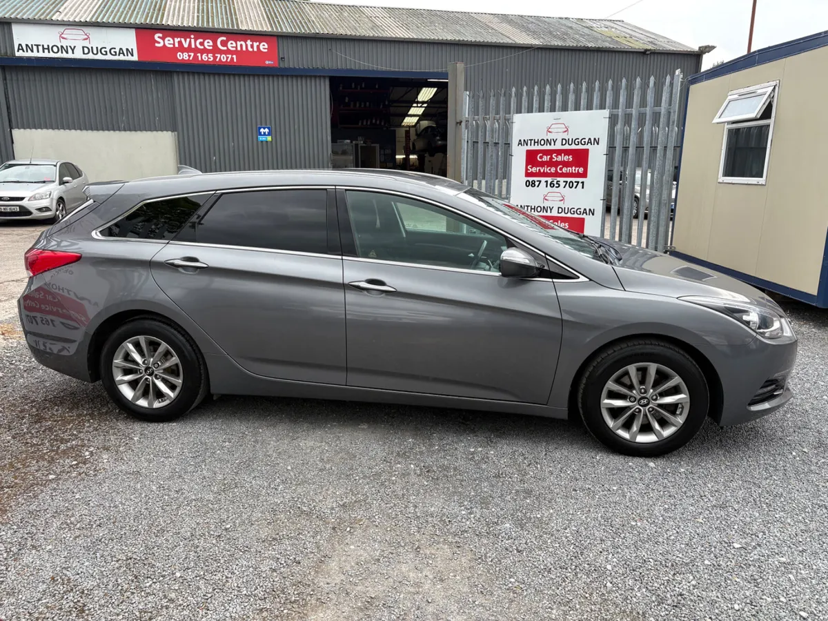 152 Hyundai i40 Estate - Image 2