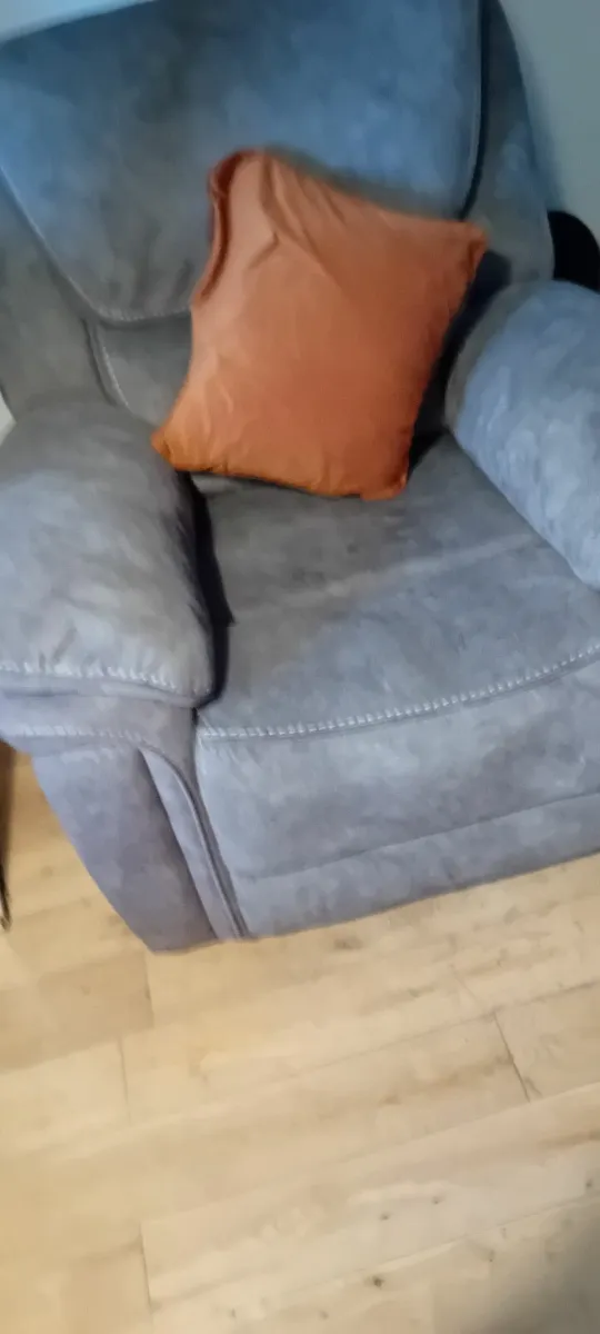 2 + 2 seater recliner perfect condition also match - Image 1