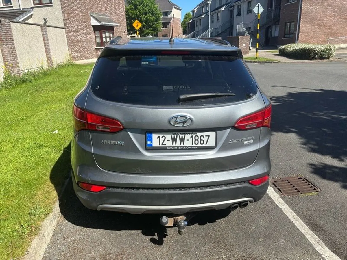 2012 Hyundai Santa Fe - Image 3