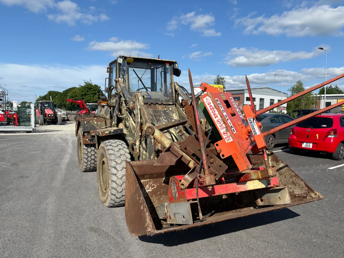 JCB 410M Loading Shovel - Image 3