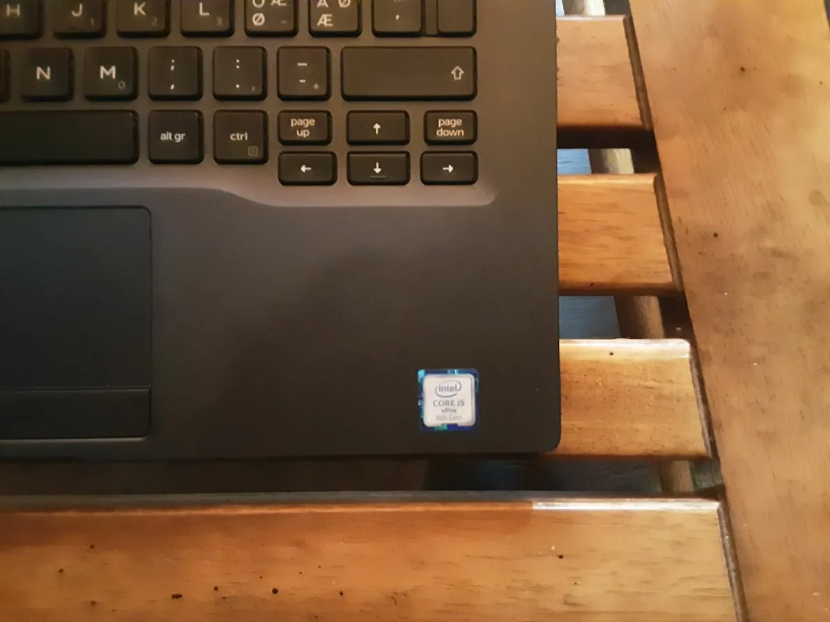 Dell Latitude 7400 - Image 4