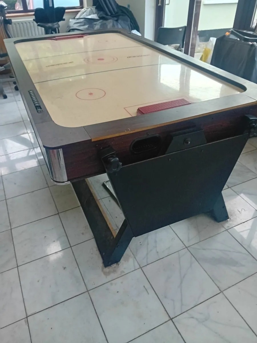 Pool tabke and air hockey revolving. - Image 2