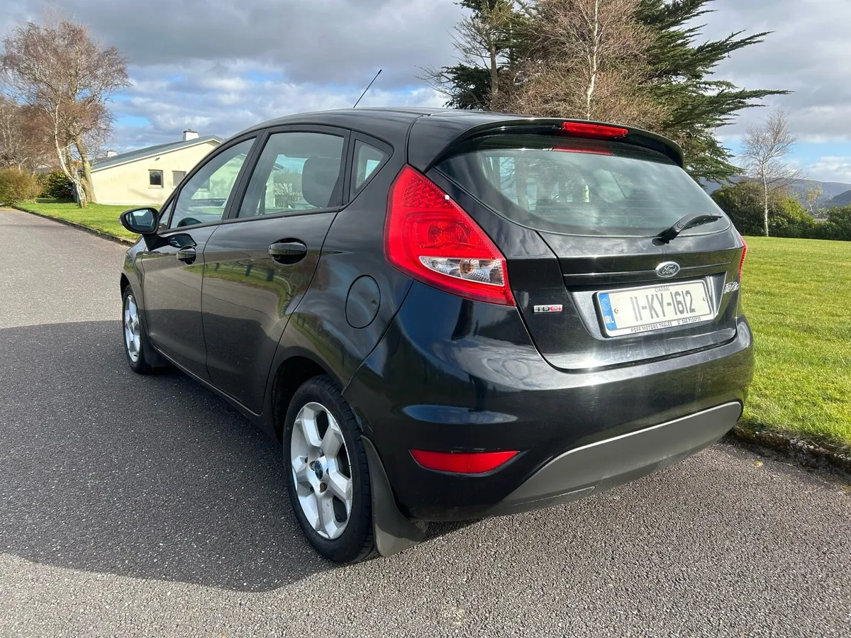 2011 Ford Fiesta.. New NCT, Service & Tax - Image 4