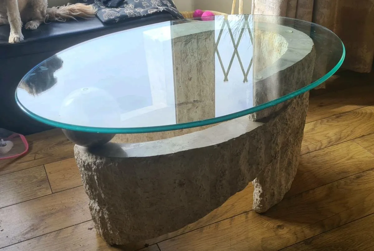 Stone table - Image 3