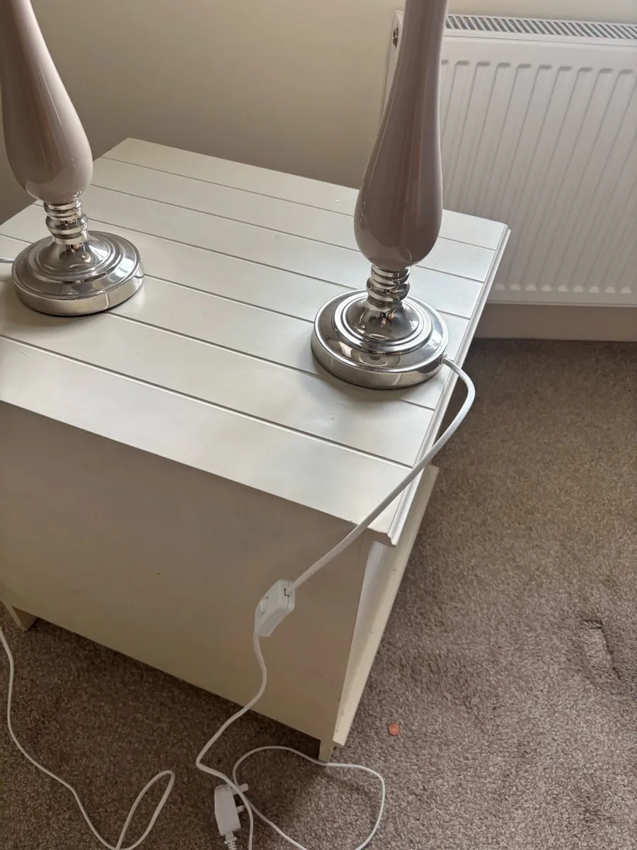 Two matching lamp shades - Image 3