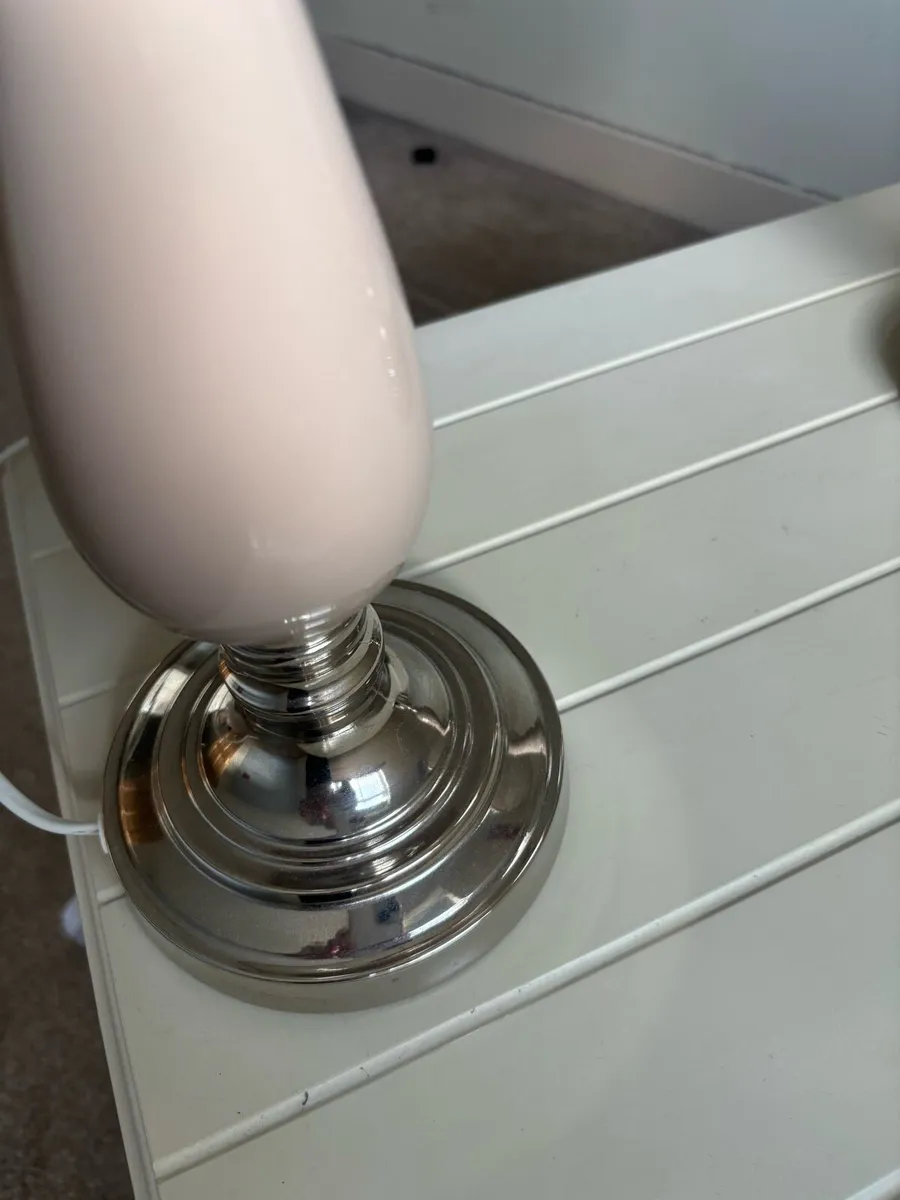 Two matching lamp shades - Image 4