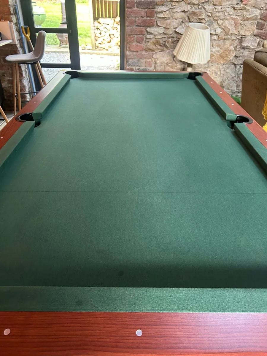 Pool table - Image 1