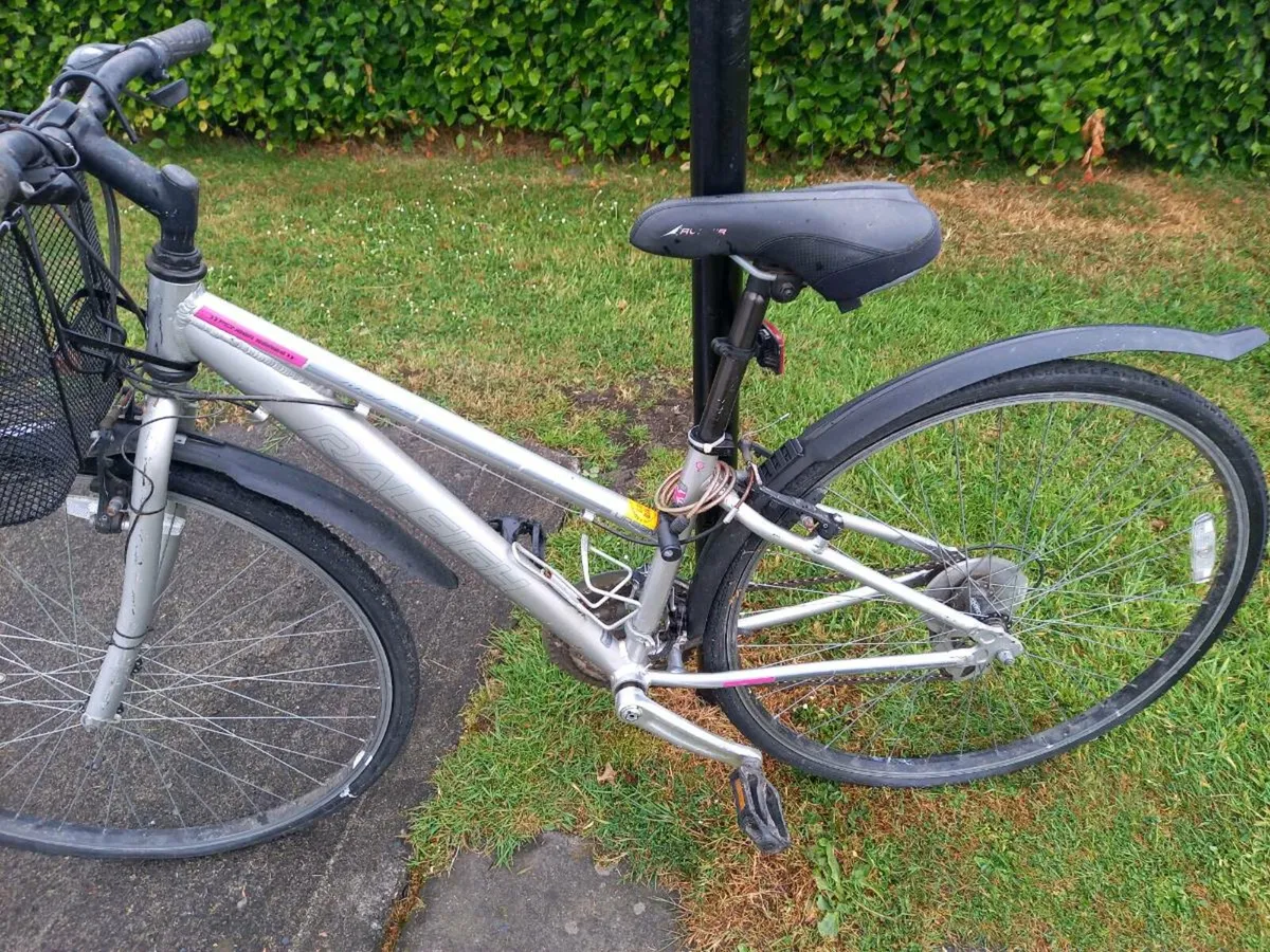 Ladies bicycle - Image 1