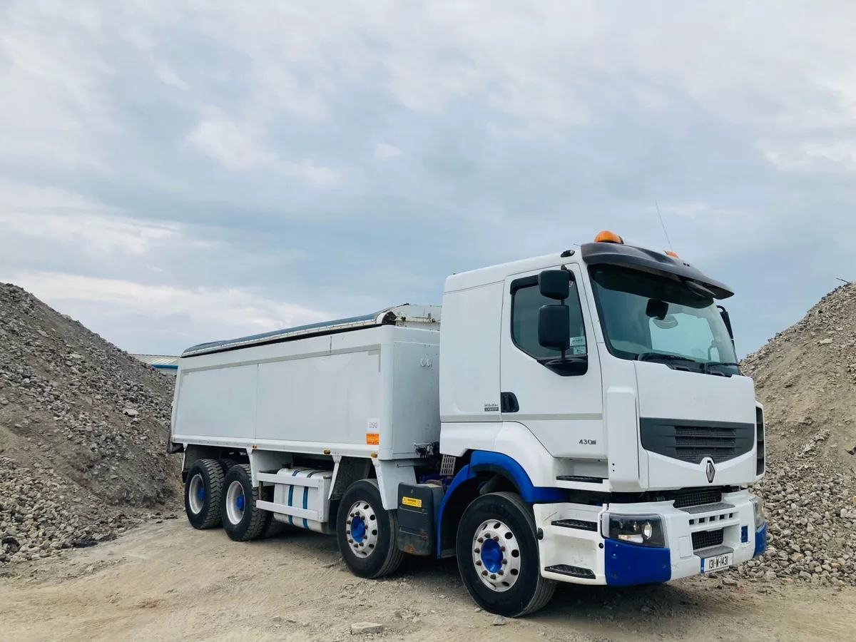 Renault Premium Lander 8x4 Tar Spec Tipper - Image 1