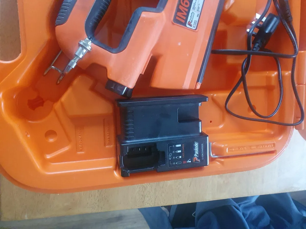 Paslode 16 g nailer - Image 1