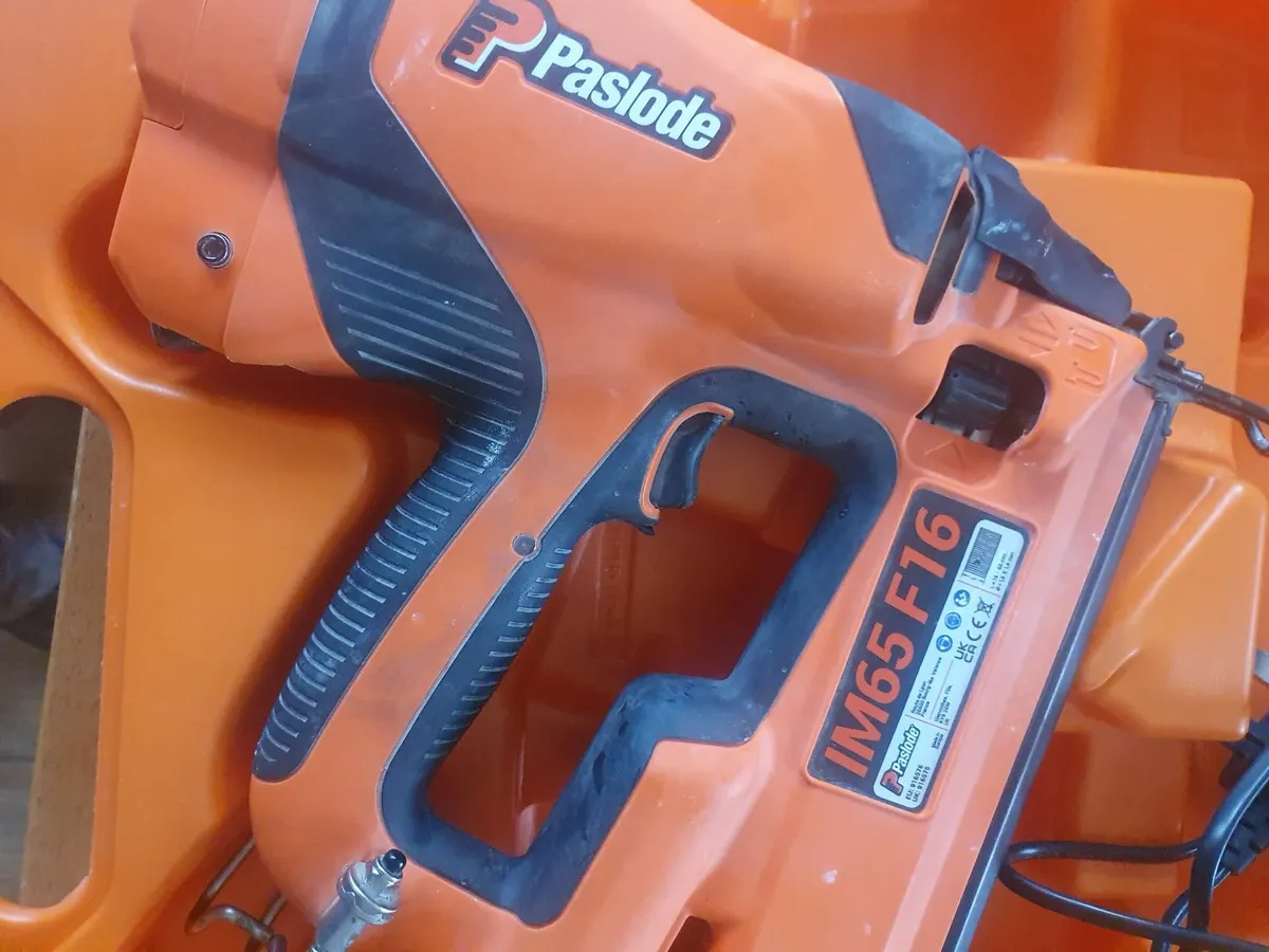 Paslode 16 g nailer - Image 3