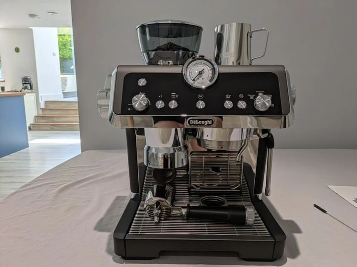 DeLonghi EC9355BM Espresso Machine - Excellent Condition