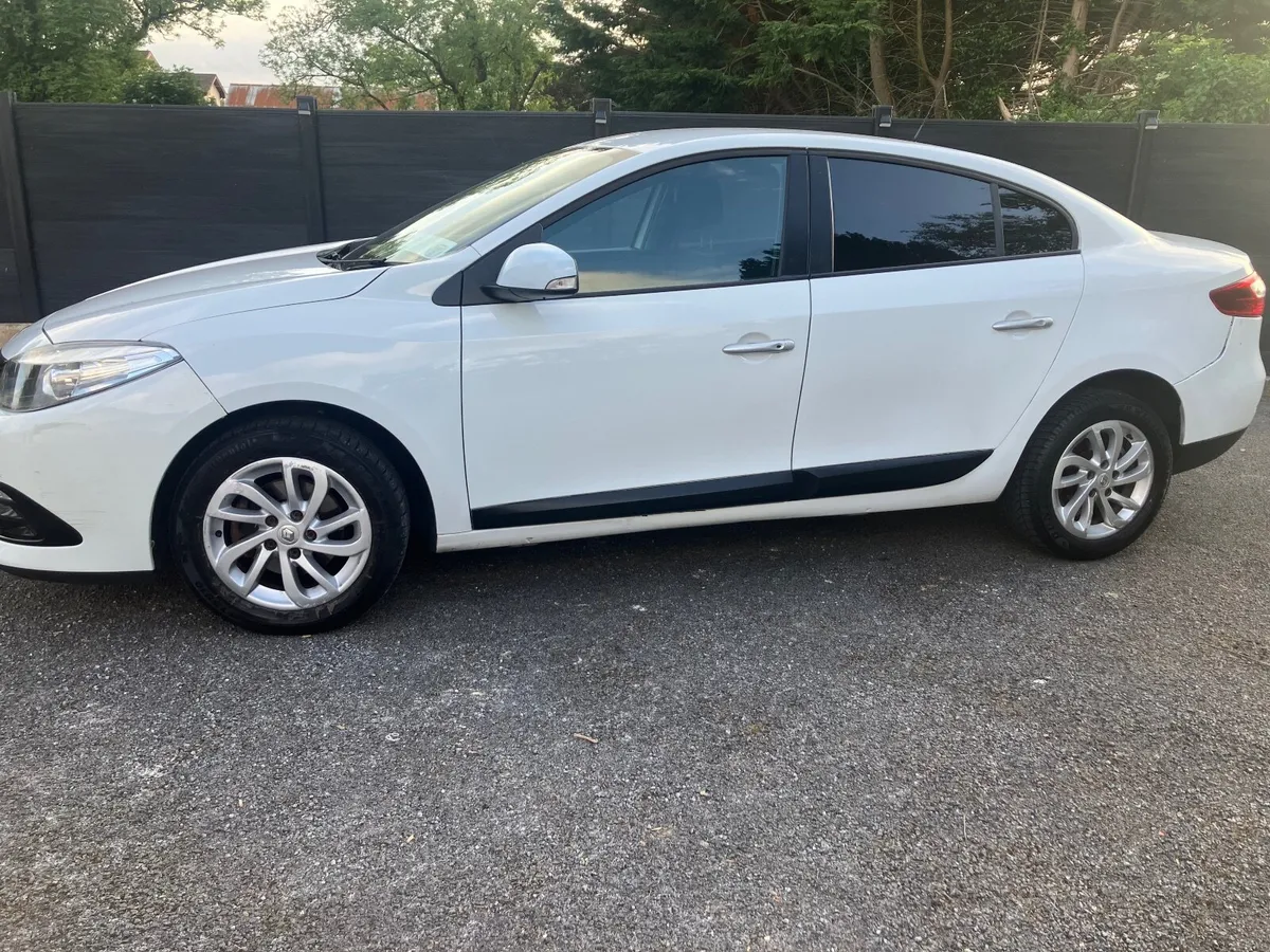 Renault Fluence 1.5 Automatic, taxed and tested - Image 3