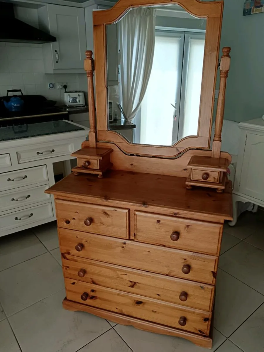 Chest of drawers with a mirror - Image 3