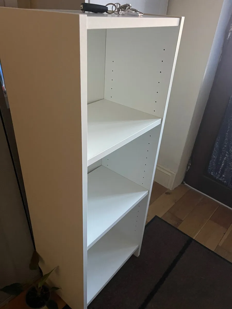 White shelves - Image 2