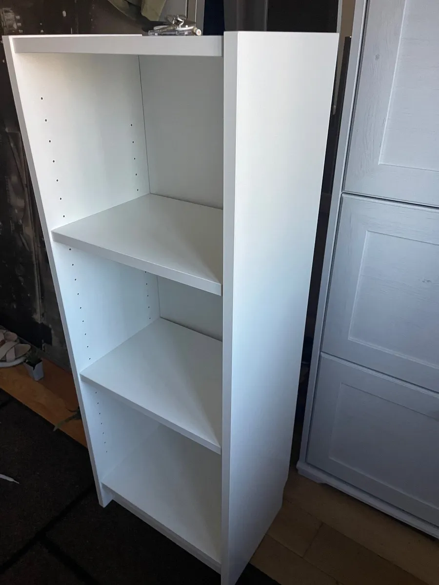 White shelves - Image 3