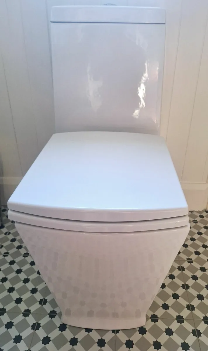 Toilet - Image 2