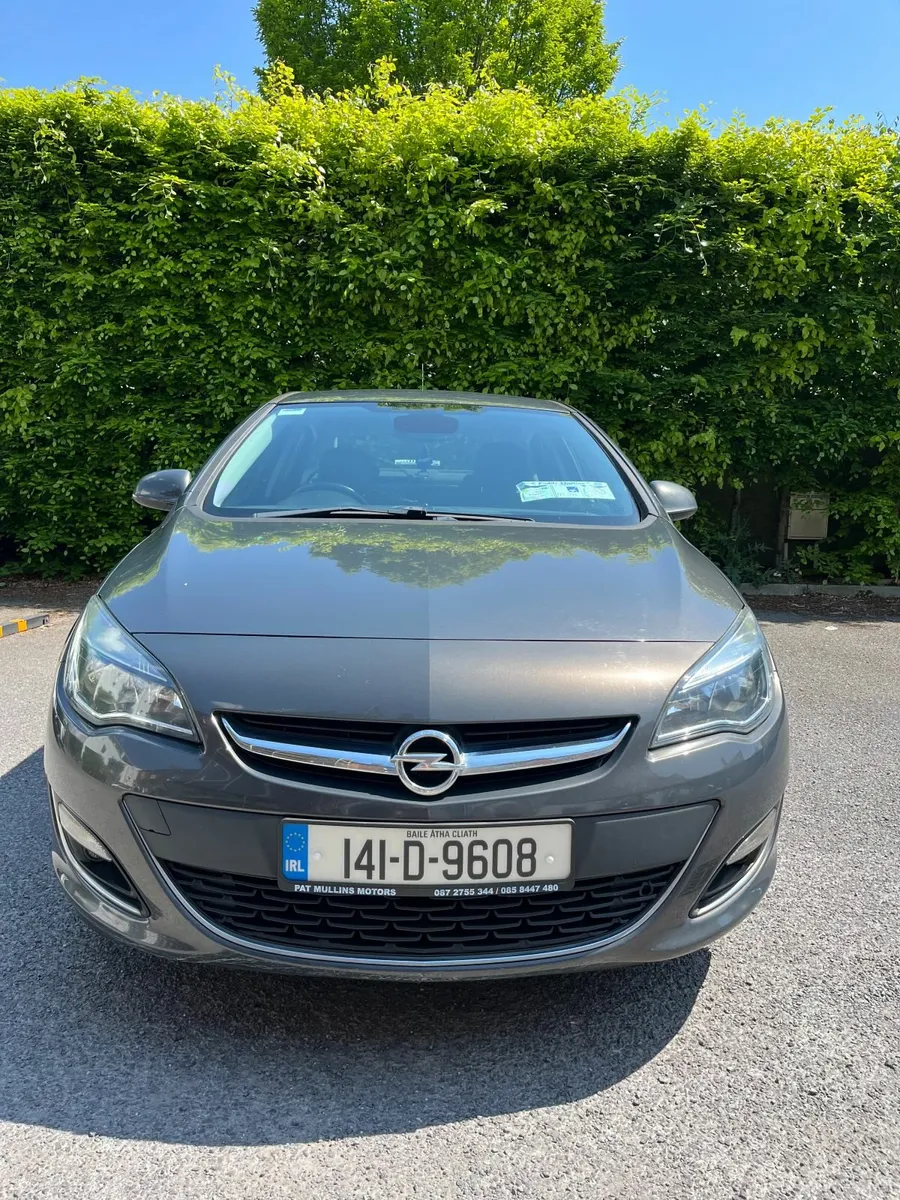 Opel Astra 2014 - Image 1