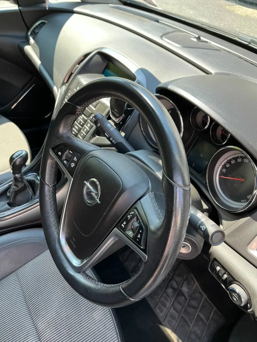 Opel Astra 2014 - Image 4