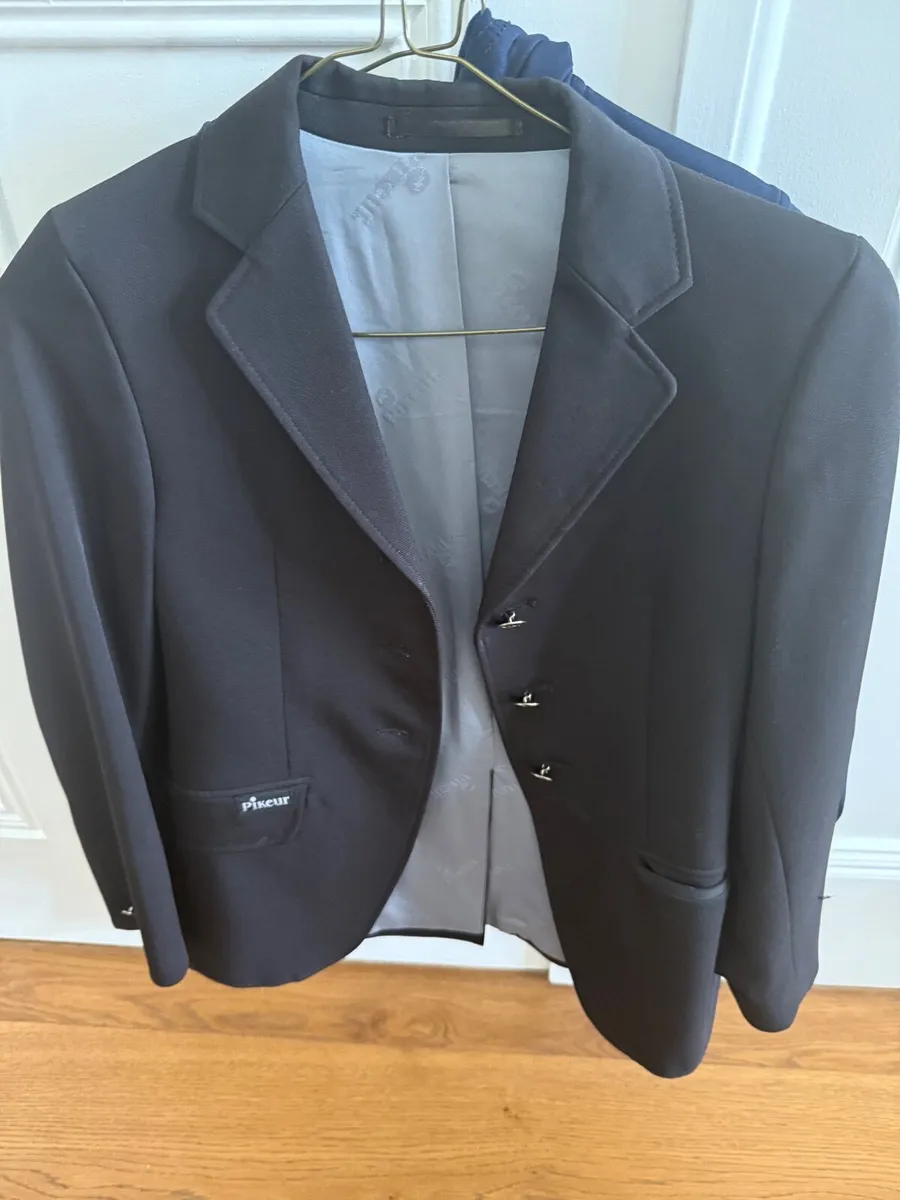 Selection of riding jackets - Image 4