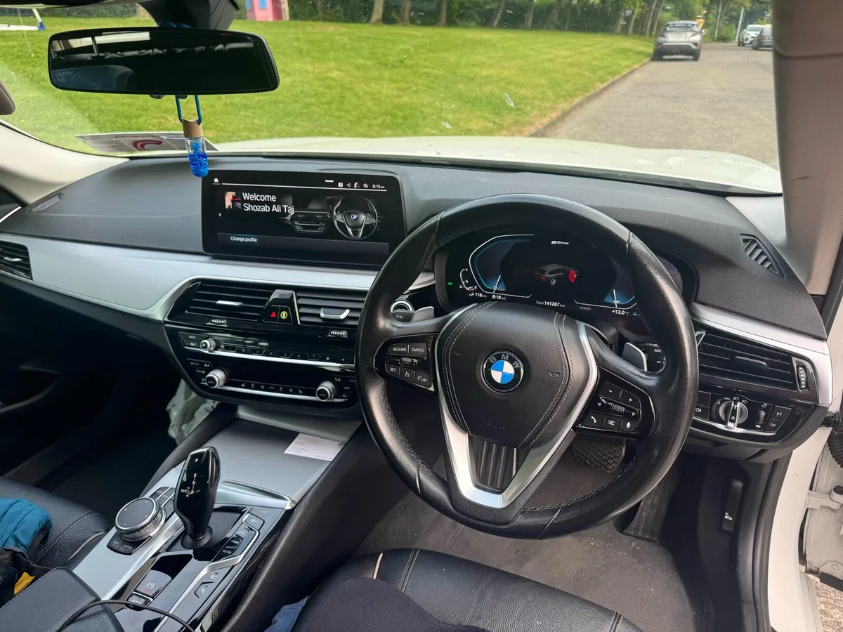 BMW 530e 2021-2 spotless car - Image 3