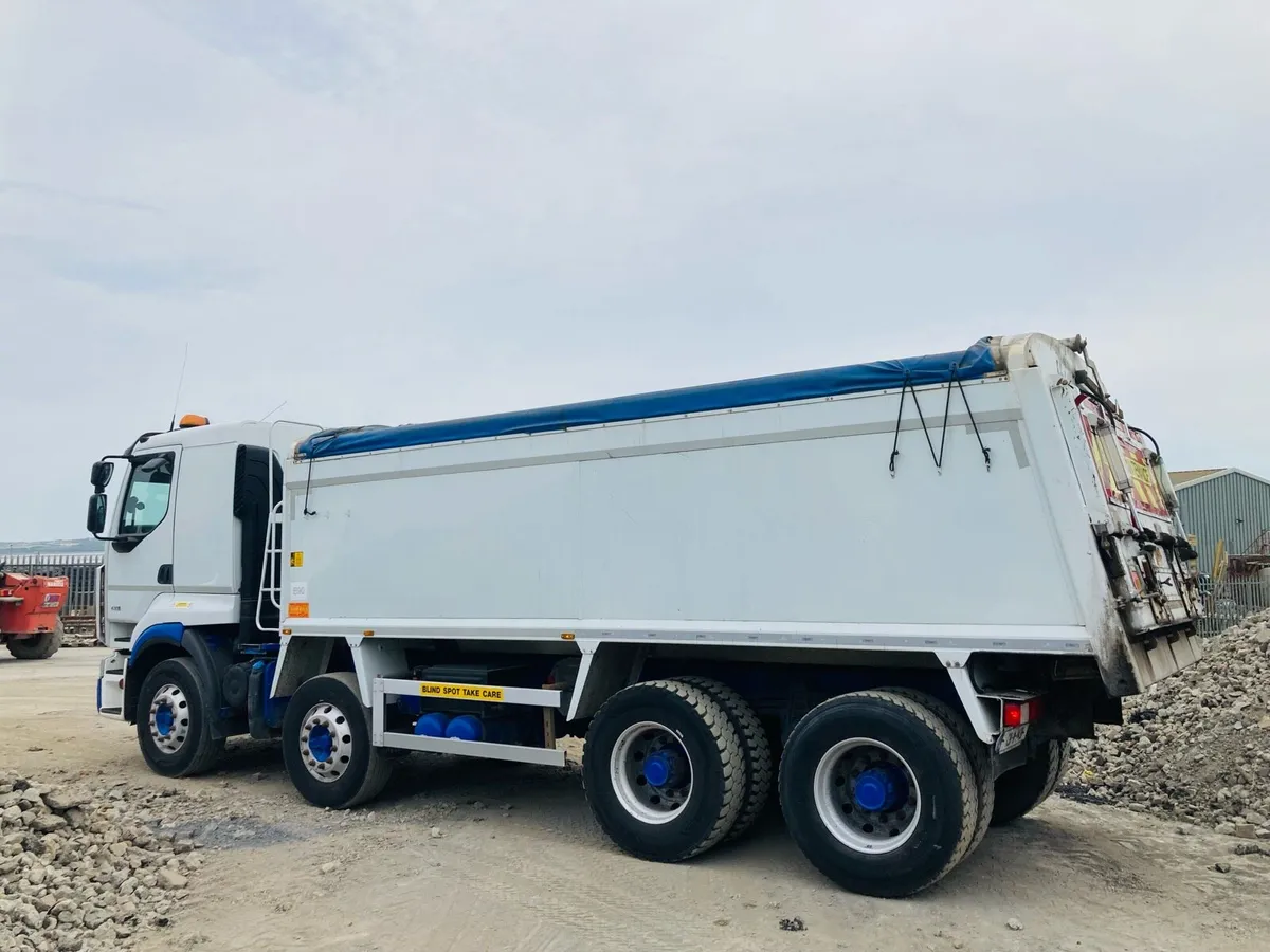 Renault Premium Lander 8x4 Tar Spec Tipper - Image 3