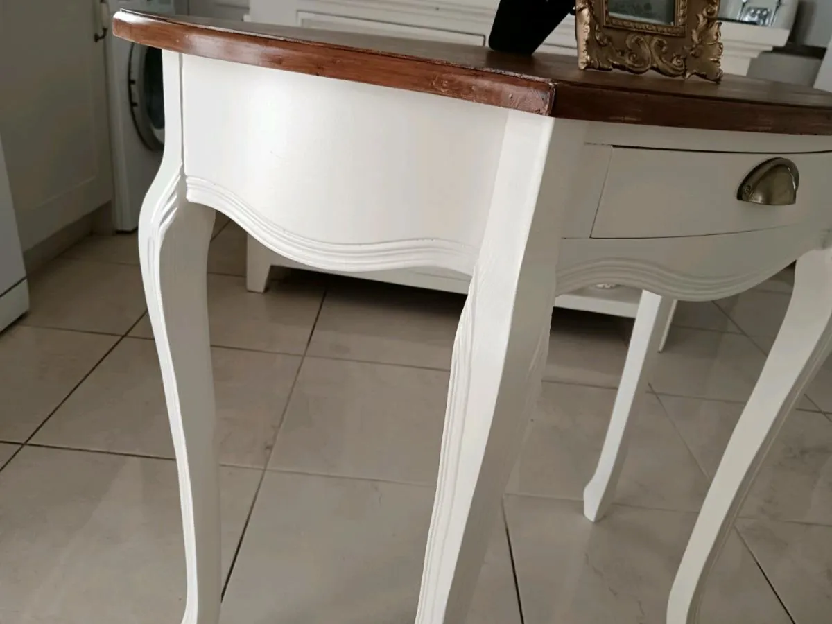 Console table - Image 1