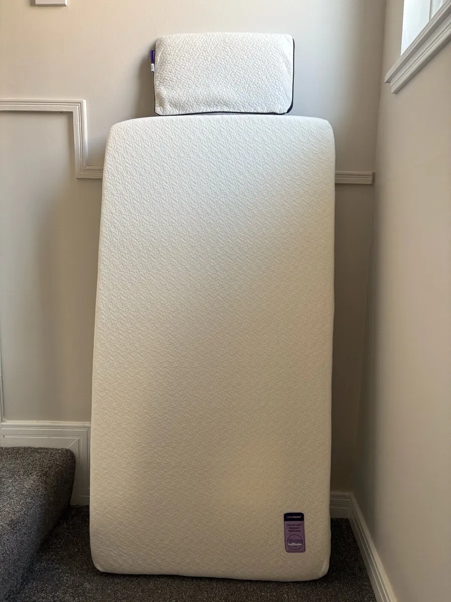 Cot, Mattress & Pillow - Image 4