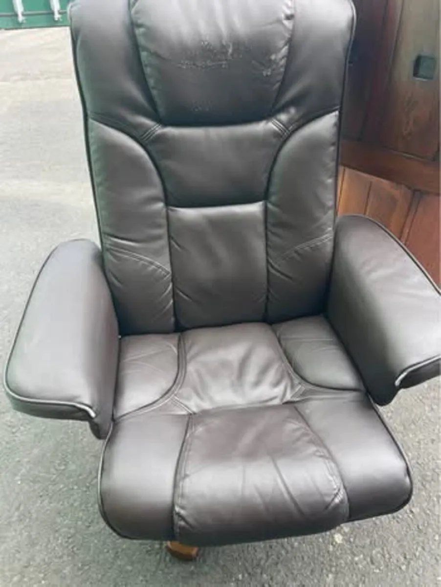 Leather recliner - Image 1