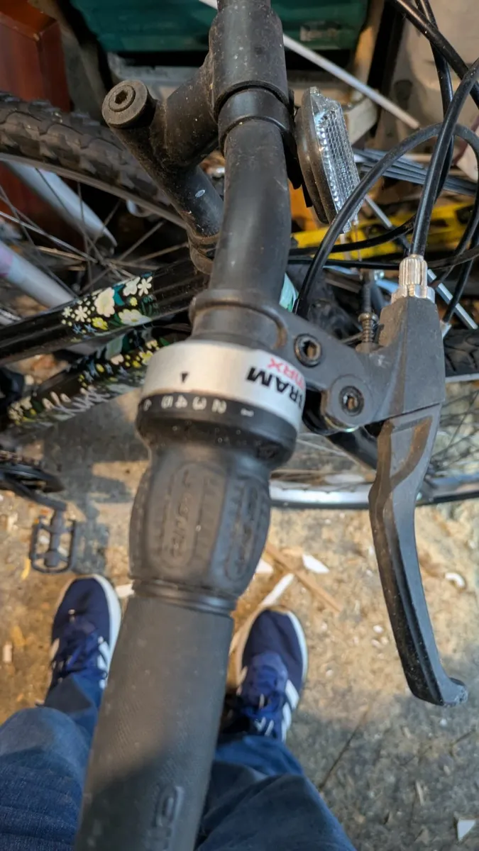 Ladies and girls bike - Image 2