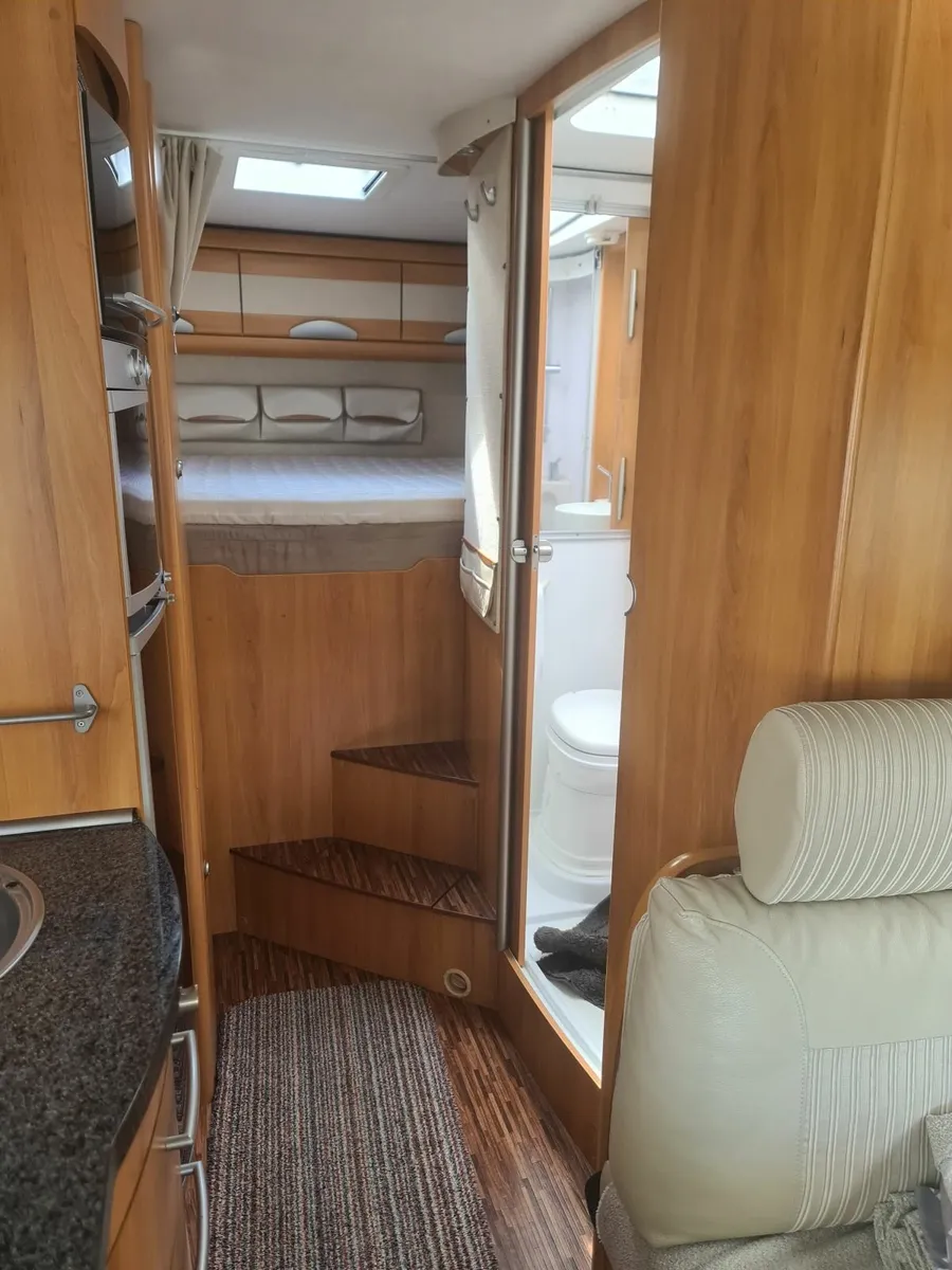 MOTORHOME - Image 2