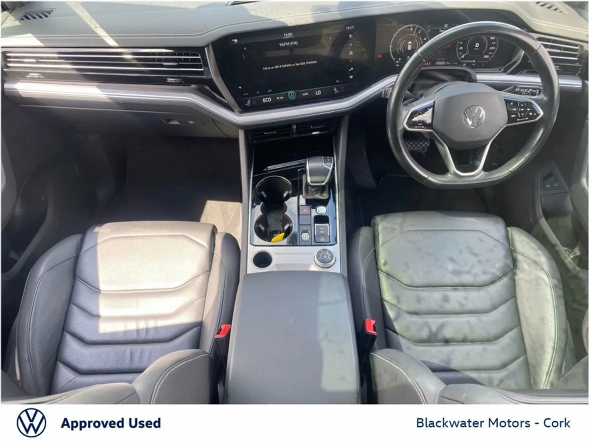 Volkswagen Touareg 3.0tsi Phev 381BHP Elegance Hy - Image 3