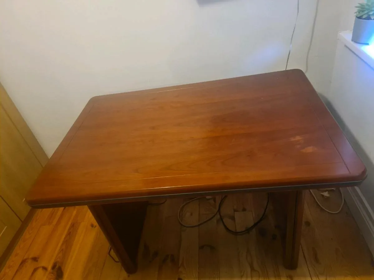 Office Desk - Image 1