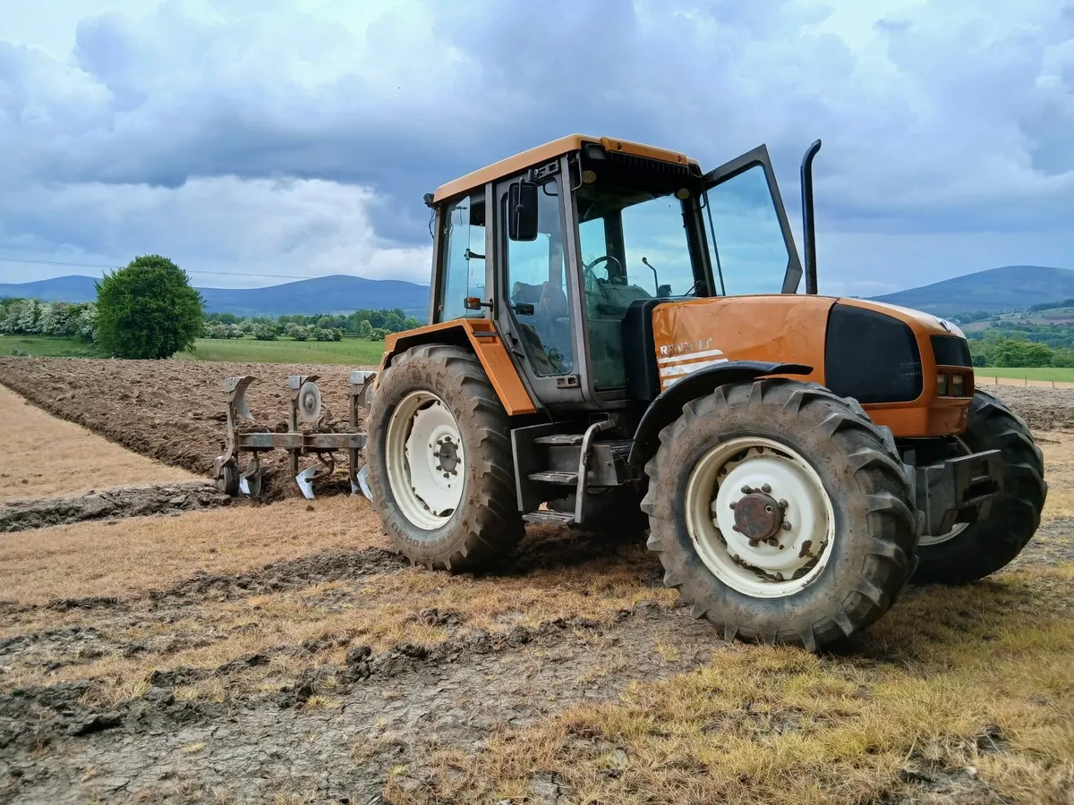 Renault tractor temis 610x - Image 2