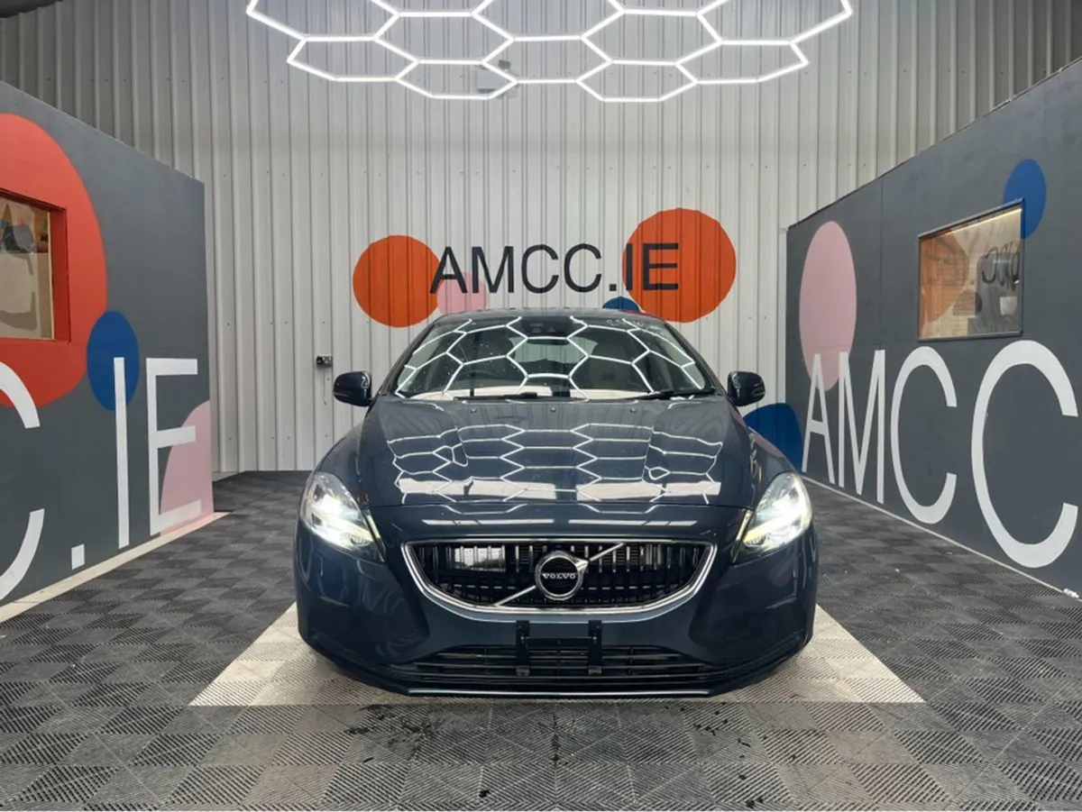 Volvo V40 2.0 Diesel / 83k KMs / Reverse Camera H - Image 2