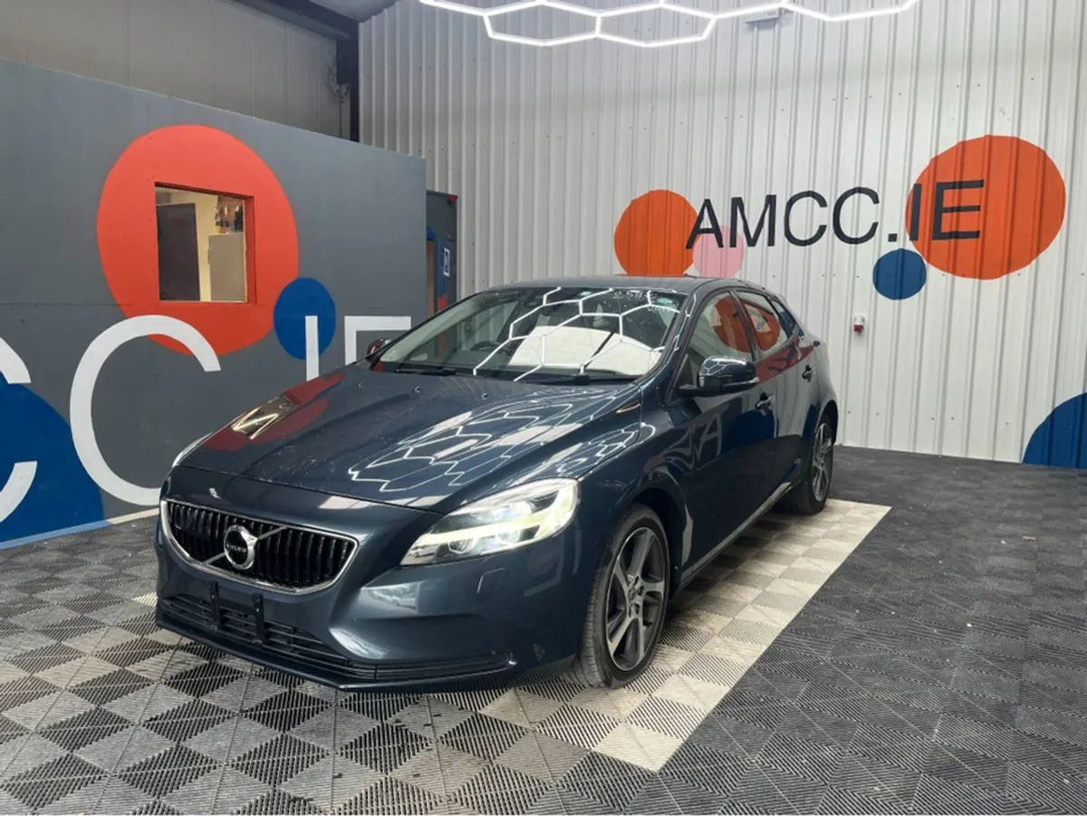 Volvo V40 2.0 Diesel / 83k KMs / Reverse Camera H - Image 3