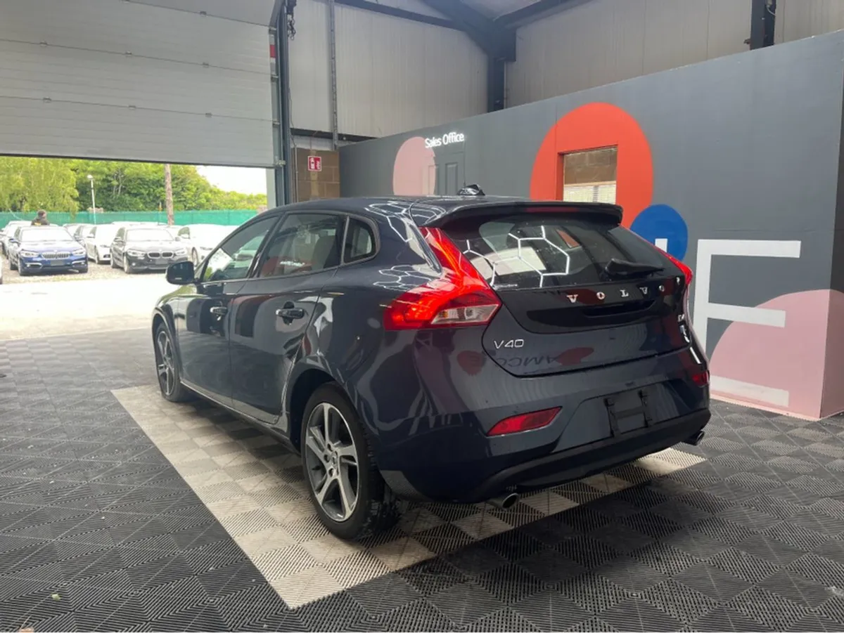Volvo V40 2.0 Diesel / 83k KMs / Reverse Camera H - Image 4