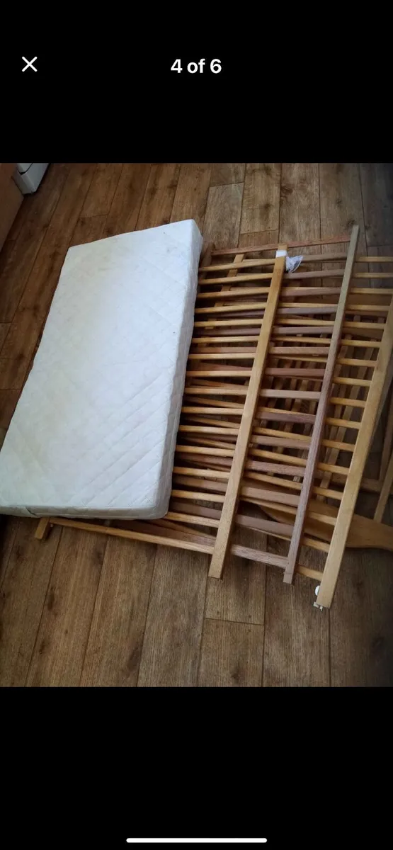 Cot with mattress - Image 4