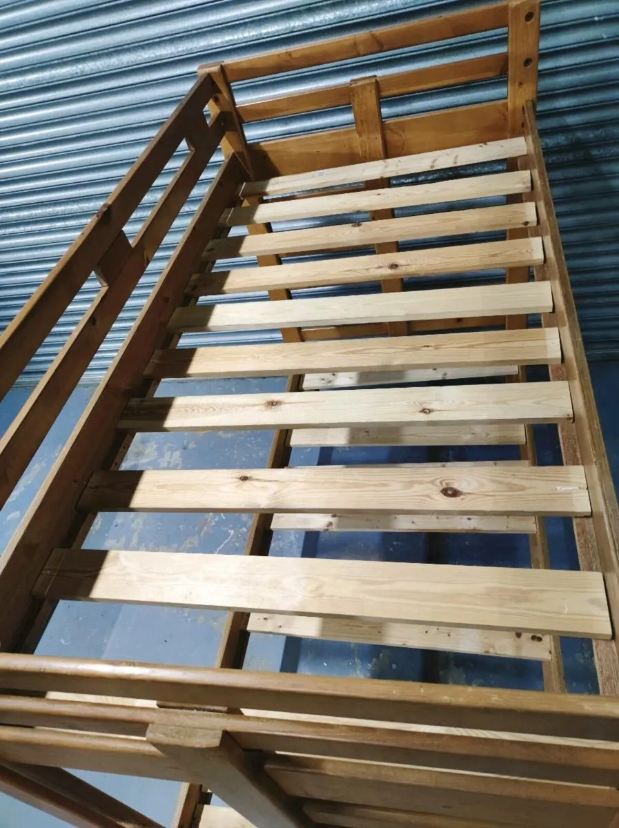 Triple sleeper bunk bed - delivery - Image 1