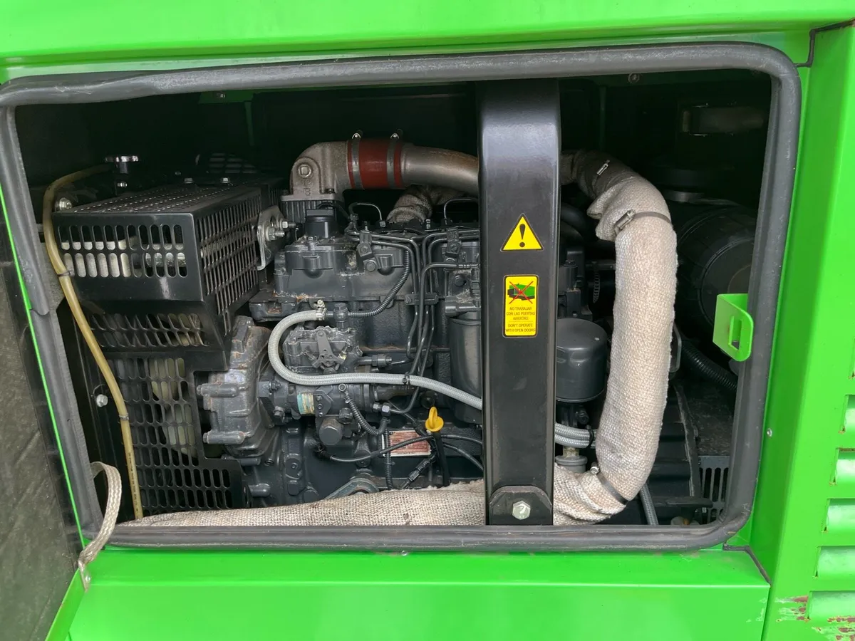 Generator curtain sider trailer - Image 4