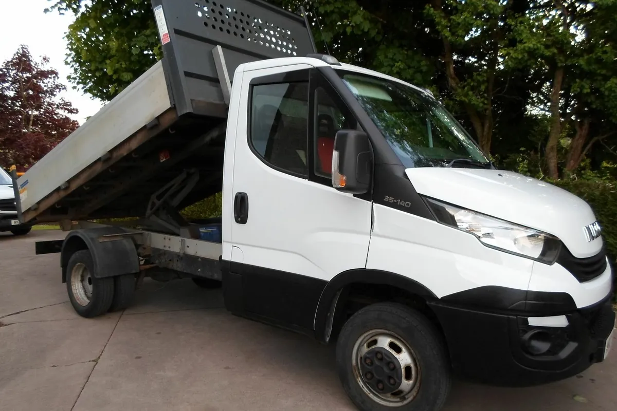 Iveco tipper - Image 1
